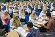 DPR janji tingkatkan kesejahteraan guru usai perbaikan status
