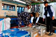 KRI Beladau-643 bawa rupiah ke pulau penyangga di Natuna