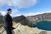 Meski suhu turun, wisatawan jauhi areal kawah Gunung Kelimutu