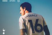 Klub Tottenham Hotspur memperpanjang kontrak Micky van de Ven