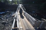 Jembatan rusak di Padang