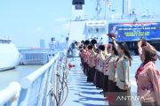 TNI AL ajak pelajar naik KRI untuk memberi edukasi tentang kemaritiman
