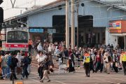 Rata-Rata 431 Ribu Pelanggan per Hari, KAI Siapkan Peron Jalur 6, 7, dan 8 Stasiun Bogor untuk Mengurangi Kepadatan