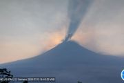 Gunung Semeru delapan kali erupsi dengan tinggi letusan hingga 900 meter