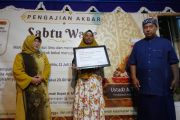 Keluarga H. Moch. Arif Toto Rahardjo berikan apresiasi umroh bagi jamaah masjid yang istiqamah