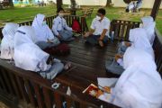 Bangun Generasi Emas, Grup MIND ID Salurkan 5.322 Beasiswa