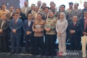 Kapolri dan Jaksa Agung duduk bersama hadiri peluncuran buku di DPR