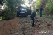Kabupaten Cianjur bangun jembatan permanen dan perbaiki jalan Cikadu