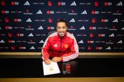 Youri Tielemans teken kontrak dengan Manchester United