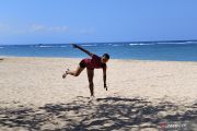 Jelang Asian Games 2026, Maria Londa genjot latihan fisik di Pantai Sanur