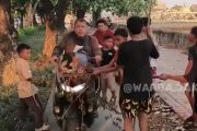 Sekelompok anak adang pemotor yang terobos trotoar Daan Mogot Jakbar