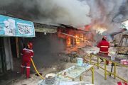 Delapan ruko samping terminal bus di Kobar ludes terbakar