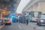 Jumat, empat mobil tabrakan beruntun di KM 26 Tol Japek arah Jakarta