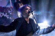 Halftime show final Piala Dunia tuai kritik dari Robert Smith