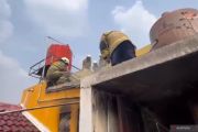Kebakaran melanda gedung kelas olahraga anak di Duren Sawit Jaktim