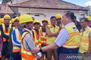 Pemprov NTB bentuk TRC Infrastruktur jalan siaga 24 jam