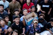 Berebut apem di Saparan Ki Ageng Wonolelo