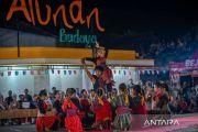 Karnaval tenun Pringgasela jaga warisan budaya
