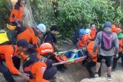 Basarnas evakuasi pendaki di pos 8 Gunung Bulu Baria, Gowa