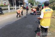 TRC Infrastruktur NTB mulai memperbaiki jalan Kediri-Kuripan