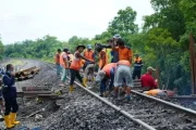 Tingkatkan keselamatan, KAI Divre III Palembang tutup 24 perlintasan liar