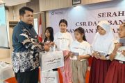 220 pelajar kini bisa melihat lebih jelas, Bank NTB Syariah dan Bank Jatim bagikan kacamata gratis