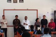 Anggota DPD RI Arianto Kogoya pantau MBG di SMP 1 Wamena Jayawijaya
