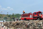 Cegah kebakaran, DLH Cilegon semprot TPSA Bagendung tiga kali sepekan