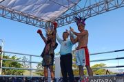 Juara WBC Geisler Ap menang TKO atas Bambang Rusiadi
