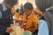 Tanamkan kepedulian lingkungan, KKN UIN Walisongo gelar sosialisasi pilah sampah di SDN 4 Banyubiru