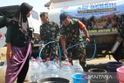 Kodim dan PMI Temanggung membantu air bersih warga Kalimayung