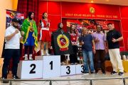 Atlet tinju Singkawang raih emas dan gelar petinju terbaik di Malaysia