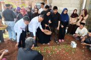 Kanwil Kemenkum Kalteng berduka, Deny Harlianto dimakamkan di kampung halaman
