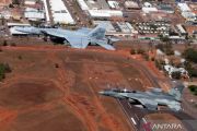 Indonesia-Australia air chiefs fly joint fighter formation in Darwin