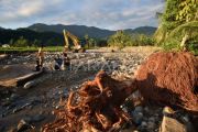 Dampak banjir bandang di Padang