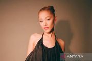 "Petal" milik Ariana Grande masuk daftar nomor 1 Billboard 200