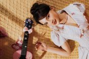 Maysha Jhuan gambarkan penyangkalan cinta lewat lagu &ldquo;Kamu Doang"