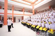 Ratusan siswa Sekolah Rakyat Makassar sambut Mensos dengan "paper mob"