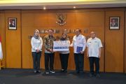 Pimpin Konsorsium ABMN, Asuransi Jasindo Serahkan Klaim Rp 17,6 Miliar kepada Kementerian Agama