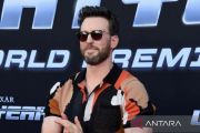 Chris Evans bocorkan cerita Captain America pada film baru "Avengers"