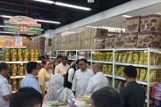 BULOG sidak pasar dan gudang, pastikan stok dan harga di Kalteng aman