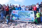 Kemenag NTT mendorong ekoteologi lewat bersih pantai di Kupang