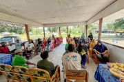 PLN Papua salurkan bantuan pendidikan dan modal usaha bagi warga Sarmi