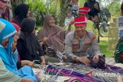 Ekspedisi Merah Putih Polres Dumai jangkau pesisir, salurkan bantuan pendidikan