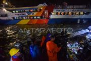 Evakuasi kapal Mentawai Fast di Padang