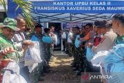 Bantuan Presiden Prabowo untuk korban gempa NTT tiba di Maumere