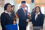 289 ASN Pemkab Gumas terima Satyalancana Karya Satya