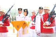 Siswi SMAN 1 Sebangau Kuala bangga jalani tugas pembawa baki HUT RI