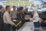 SPN Polda Metro Jaya salurkan bantuan pendidikan untuk pelajar berprestasi