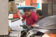 Viral pengemudi Alphard hantam motor pakai batu di Bintaro, polisi turun tangan
